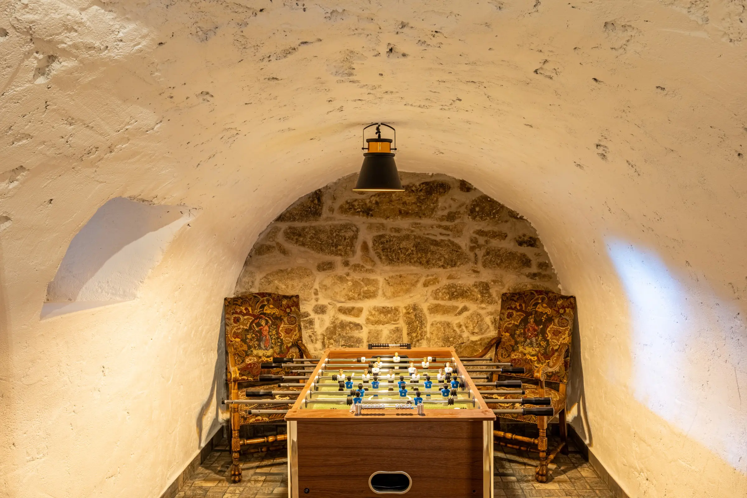 Piwniczka z piłkarzykami