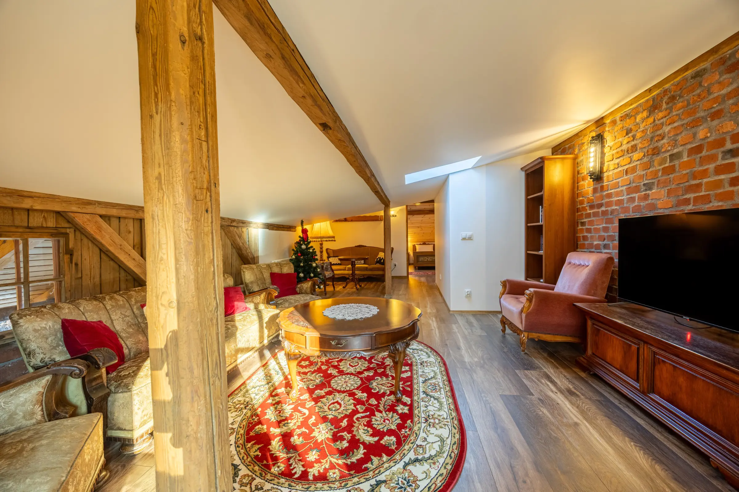 Aż 10 pomieszczeń!